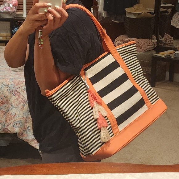 NWT Express XL Zippered Beach Bag/Travel Bag - Picture 12 of 12